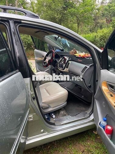 Toyota Innova 2009 Bạc 7 chỗ