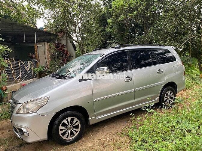Toyota Innova 2009 Bạc 7 chỗ