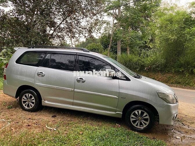 Toyota Innova 2009 Bạc 7 chỗ