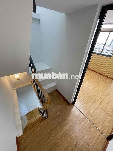 NHÀ TRUNG TÂM PHƯỜNG 13, Q10 - 3 TẦNG - DỌN VÀO Ở NGAY - CHỈ 2.7 ĐỒNG