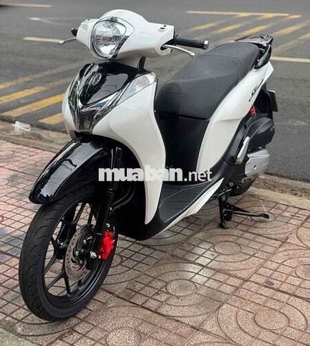 Honda SH Mode Trắng đen xe chính chủ phố