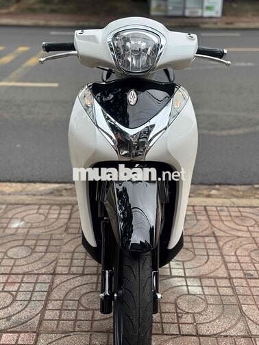 Honda SH Mode Trắng đen xe chính chủ phố