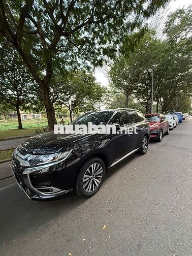 Mitsubishi Outlander Pre Đen