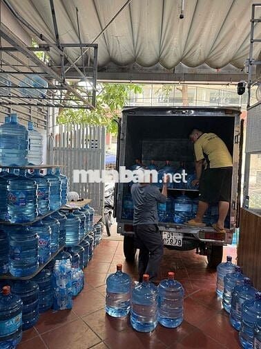 tuyển nhân viên giao nước suối.