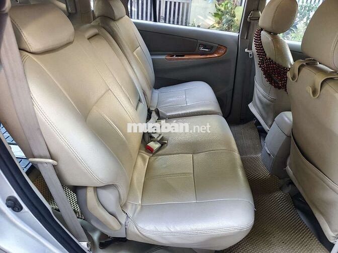 Toyota Innova 2010