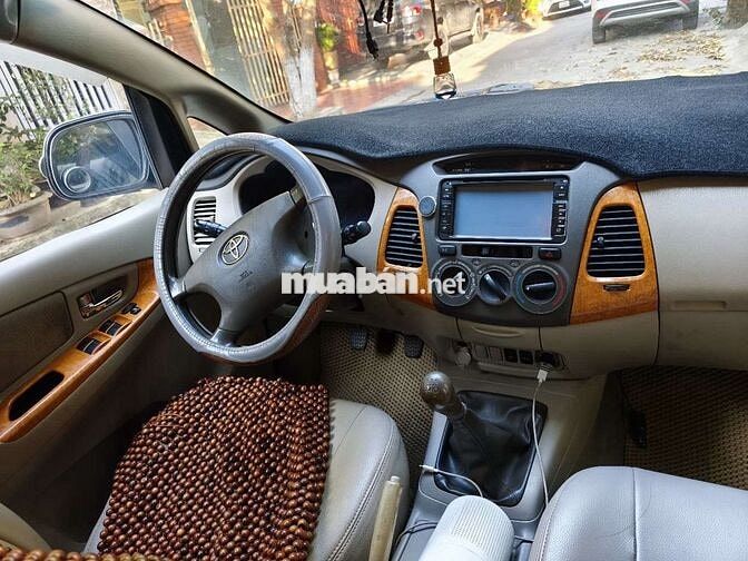 Toyota Innova 2010