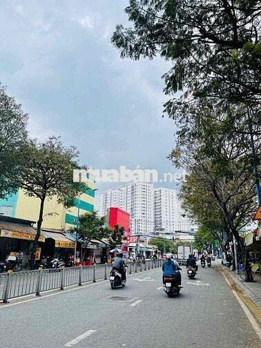 Chủ kẹt bán gấp MTKD Kênh Tân Hoá. Dt 4m x 27m. Nhà cấp 4