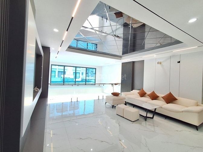 Phố Bát Khói Long Biên – 66 M2 – 6 Tầng – MT 5.1 M – Giá 13.8 Tỷ. 
