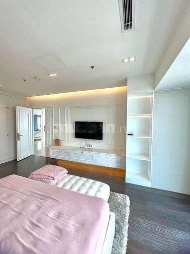 Chính chủ cho thuê căn hộ Vincom Đồng Khởi Q.1- Tầng 25 view nhà thờ