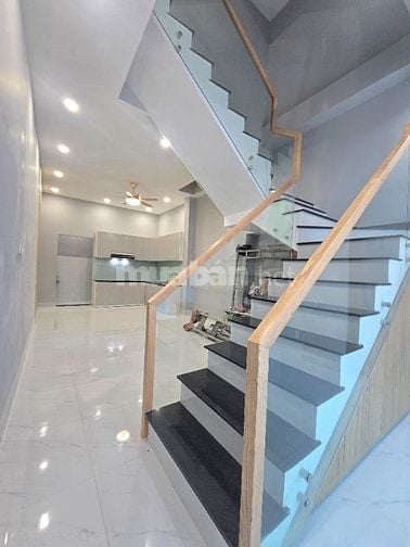 Nhỉnh 8 TỶ- siêu Phẩm 3 Lầu  MỚI KENG Lê Ngã kế bên Tân Bình. 