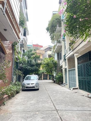 Cho thuê nhà ngõ 168 Hào Nam DT55m2, 4,5T, giá 15 triệu/tháng oto.