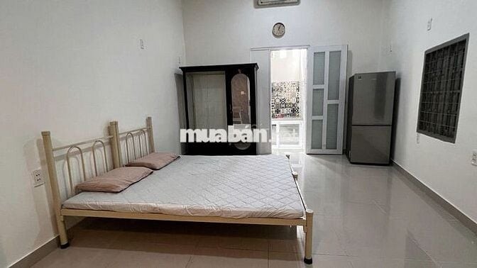 PHÒNG RỘNG RÃI, MỚI LÀM, Ở NGAY, GẦN NGÃ TƯ HÀNG XANH, CẦU THỊ NGHÈ