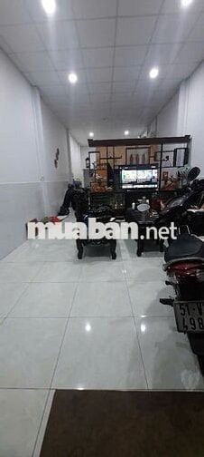 Nhà cấp 4 mới DT 4 x24m hẻm ĐHT 11  giá 7tr/tháng