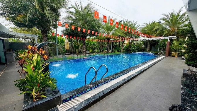 CẦN BÁN BIỆT THỰ SÂN VƯỜN CAO CẤP – HỒ BƠI RIÊNG TẠI TRUNG TÂM ĐỨC HÒA