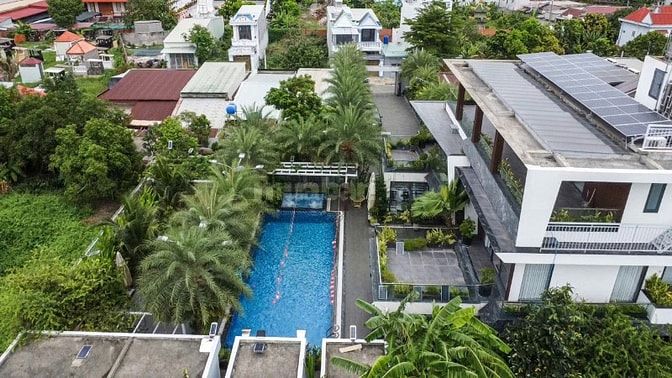 CẦN BÁN BIỆT THỰ SÂN VƯỜN CAO CẤP – HỒ BƠI RIÊNG TẠI TRUNG TÂM ĐỨC HÒA