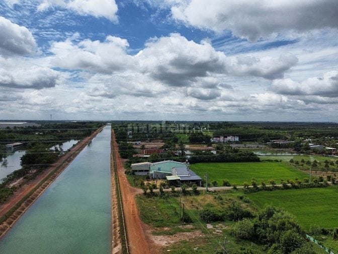 Đất thổ cư 2 mặt tiền. view kênh đông, Ngay KCN Phước Đông. 390tr 