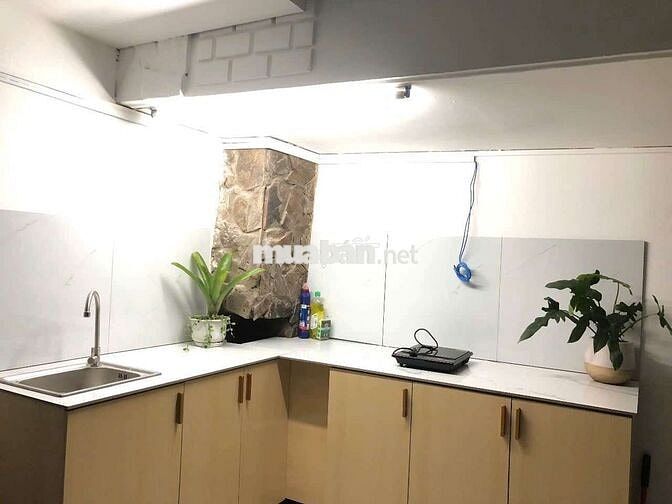 Phòng full nội thất, máy lạnh (1 người ở)