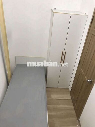 Phòng full nội thất, máy lạnh (1 người ở)