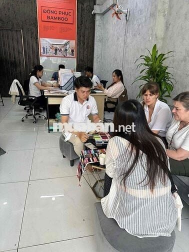 PHỤ KHO KIỂM HÀNG TẠI TÂN PHÚ