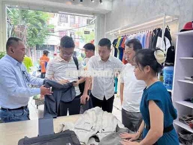 PHỤ KHO KIỂM HÀNG TẠI TÂN PHÚ