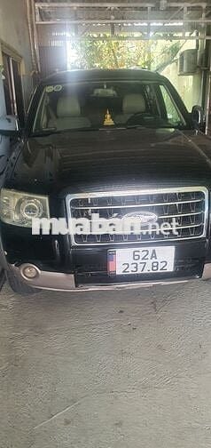 Ford Everest Đen 7 chỗ Số sàn