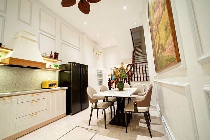 Bán nhà phố Nguyễn Đình Chiểu 68m2, xây 5 tầng, đầy đủ nội thất