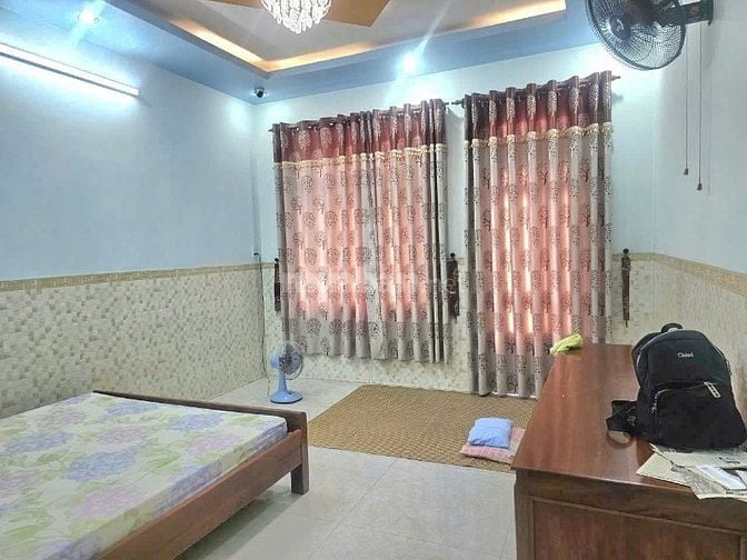 Nhà HXH đường Đất Mới - khu vực kinh doanh nhộn nhịp.