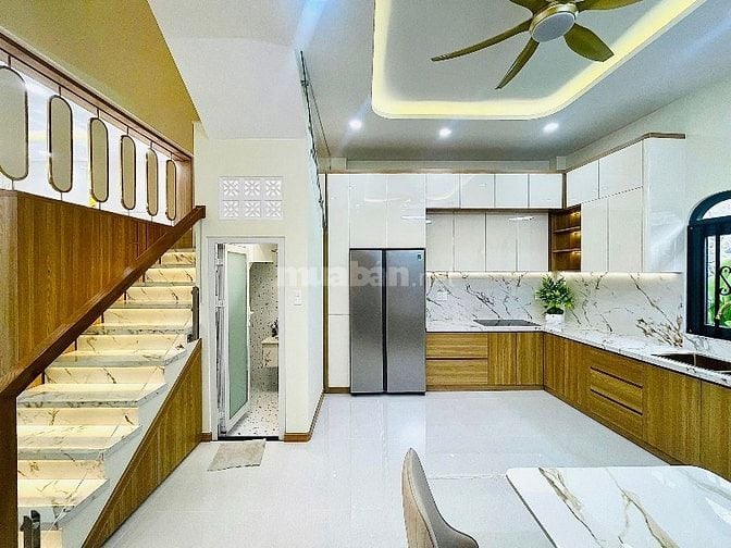 SIÊU PHẨM XÂY MỚI ĐẲNG CẤP-SANG TRỌNG SÁT BÊN EMART PHẦN HUY ÍCH.