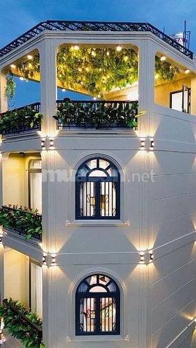 SIÊU PHẨM XÂY MỚI ĐẲNG CẤP-SANG TRỌNG SÁT BÊN EMART PHẦN HUY ÍCH.