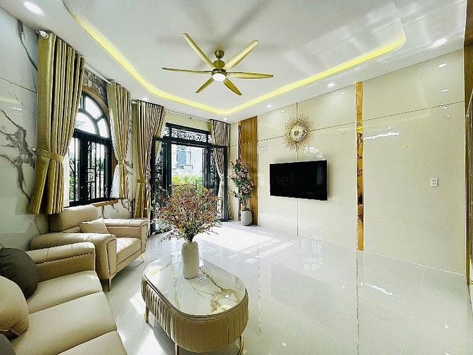 SIÊU PHẨM XÂY MỚI ĐẲNG CẤP-SANG TRỌNG SÁT BÊN EMART PHẦN HUY ÍCH.