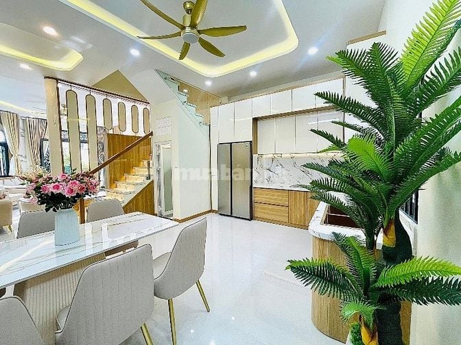 SIÊU PHẨM XÂY MỚI ĐẲNG CẤP-SANG TRỌNG SÁT BÊN EMART PHẦN HUY ÍCH.