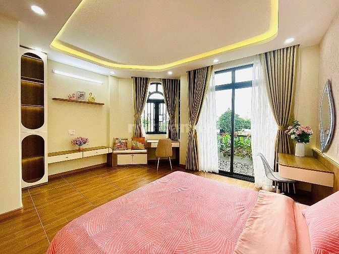 SIÊU PHẨM XÂY MỚI ĐẲNG CẤP-SANG TRỌNG SÁT BÊN EMART PHẦN HUY ÍCH.