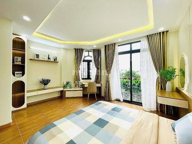 SIÊU PHẨM XÂY MỚI ĐẲNG CẤP-SANG TRỌNG SÁT BÊN EMART PHẦN HUY ÍCH.