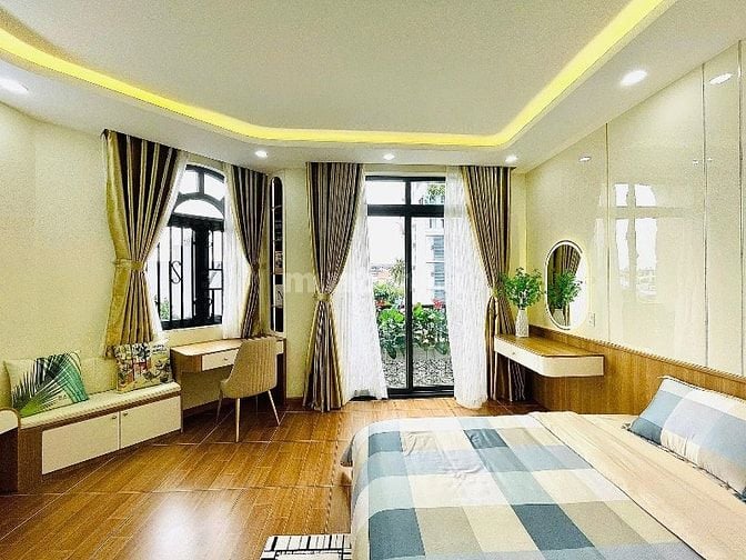 SIÊU PHẨM XÂY MỚI ĐẲNG CẤP-SANG TRỌNG SÁT BÊN EMART PHẦN HUY ÍCH.