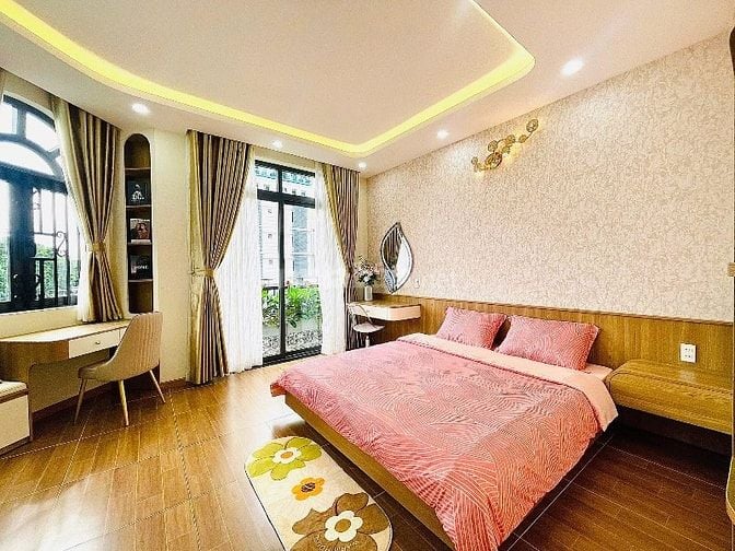 SIÊU PHẨM XÂY MỚI ĐẲNG CẤP-SANG TRỌNG SÁT BÊN EMART PHẦN HUY ÍCH.