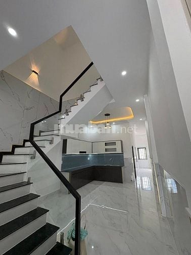 NHÀ LẦU VỪA HOÀN THIỆN NGAY TRỤC CHÍNH CÁCH CẦU HÓA AN 5KM
