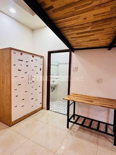 Cho thuê phòng căn hộ cao cấp mới 100% mặt tiền Võ Văn Kiệt, tiện nghi