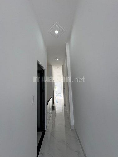 NHÀ LẦU VỪA HOÀN THIỆN NGAY TRỤC CHÍNH CÁCH CẦU HÓA AN 5KM