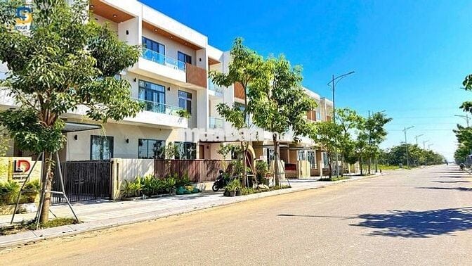 CHỈ 6 TỶ SỠ HỮU NHÀ TẠI KĐT VỊ TRÍ TRUNG TÂM ĐỐI DIỆN TOÀ ÁN
