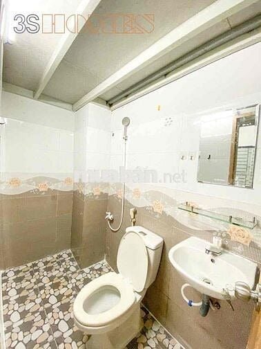 PHÒNG CỬA SỔ TRỜI BAN CÔNG THOÁNG 3TR5 THỐNG NHẤT