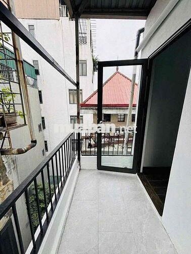 Cần cho thuê 1 phòng chính chủ tại Ngõ 214 đội cấn. Nhà gần trường chợ