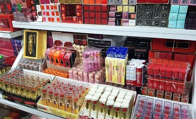 Tuyển gấp Trung - Lớn tuổi tạp vụ lau chùi - dọn dẹp - sắp xếp quầy kệ