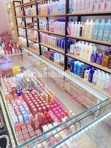 Tuyển gấp Trung - Lớn tuổi tạp vụ lau chùi - dọn dẹp - sắp xếp quầy kệ