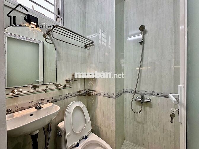CHO THUÊ CĂN HỘ PENTHOUSE 2 PN FULL NỘI THẤT CAO CẤP TẠI QUẬN 1