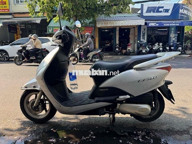 Honda Lead màu Bạc