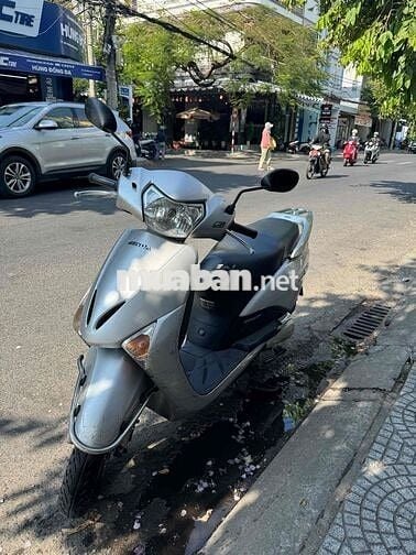 Honda Lead màu Bạc