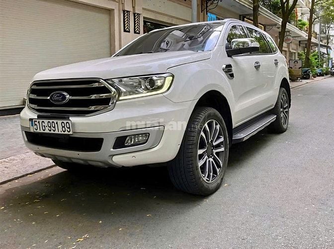 Ford Everest bản Titanium full 2 cầu SX 2019