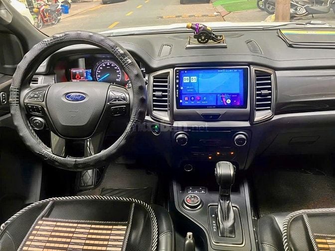 Ford Everest bản Titanium full 2 cầu SX 2019