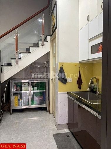 BÁN NHÀ GÓC 2 MẶT TIỀN : 176 NGÔ QUYỀN + VĨNH VIỄN - P. 8 - Q. 10 -HCM