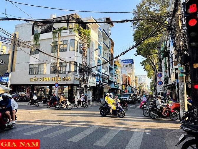 BÁN NHÀ GÓC 2 MẶT TIỀN : 176 NGÔ QUYỀN + VĨNH VIỄN - P. 8 - Q. 10 -HCM